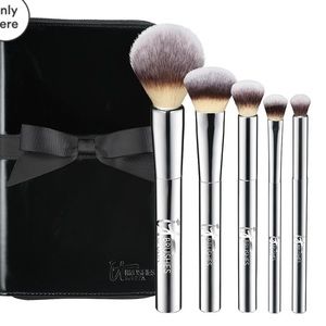 iT Cosmetics Brush Set NWOT